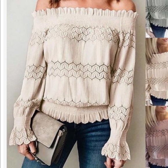 pretty garden Tops - Pretty garden ruffle and lace top